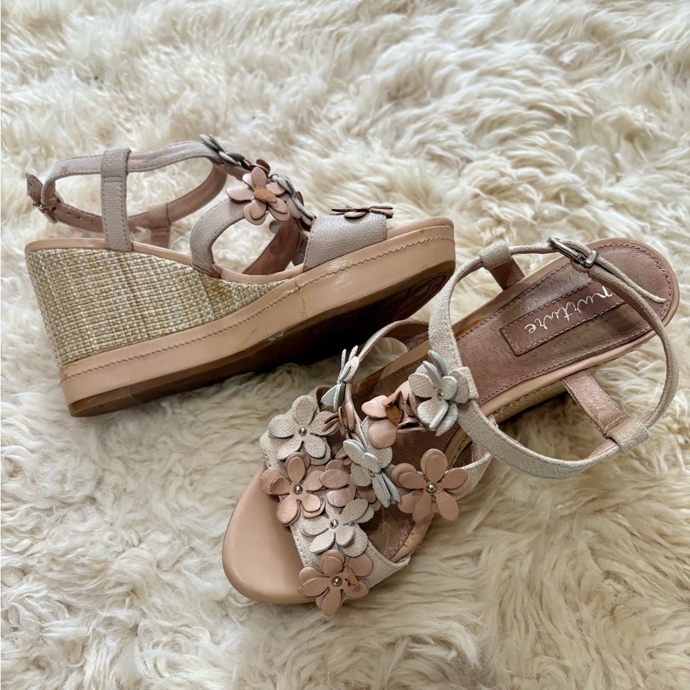 Nurture by Lamaze Cream and Tan Floral Sandals with Ankle Straps